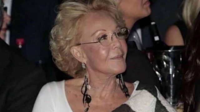 «Ήταν αλκοολικός και…»: Η Ζωή Λάσκαρη έτρεξε να σωθεί από αυτόν τον άνδρα – Απίστευτη αποκάλυψη