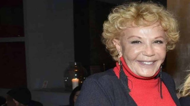 Έτσι ήταν η Ζωή Λάσκαρη πριν τις πλαστικές – Φωτογραφίες που αποκαλύπτουν τα πάντα