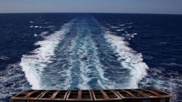 Θρίλερ εν πλω: Πλοίο παρουσίασε μηχανική βλάβη ανοιχτά της Κρήτης – Ταλαιπωρία για τους επιβάτες