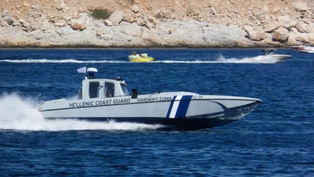 Θρίλερ στον Σαρωνικό – Συγκρούστηκαν θαλαμηγός και ιστιοφόρο στην Υδρούσα