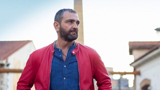 Ποια Μακρυπούλια: Αγκαζέ με πρωταγωνίστρια του «Σασμού» ο Κωνσταντίνος Δέδες (photo)