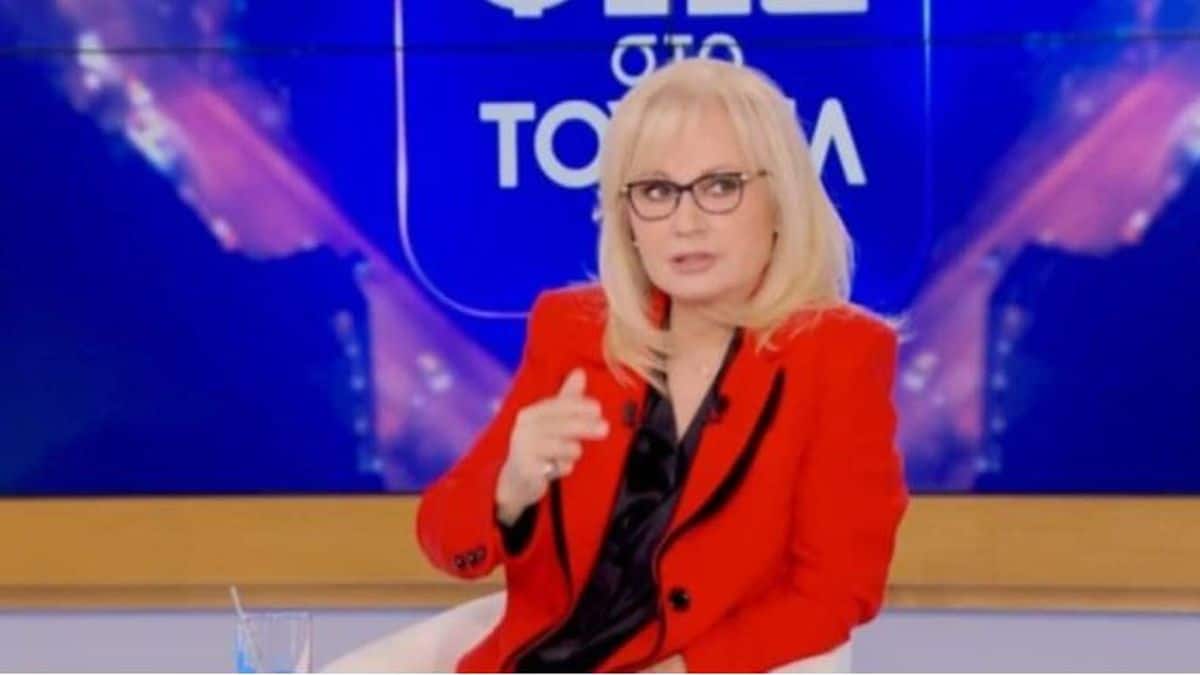 Δεν την αναγνώριζαν στο δρόμο – Η Αγγελική Νικολούλη άβαφη, με ατημέλητα μαλλιά και χωρίς κοστούμι