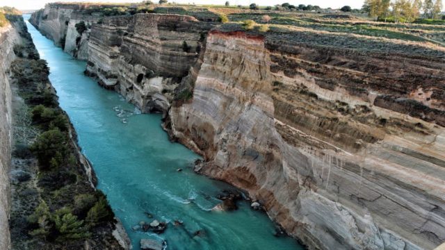 Τραγωδία στον Ισθμό Κορίνθου –  Άνδρας έπεσε από τη γέφυρα