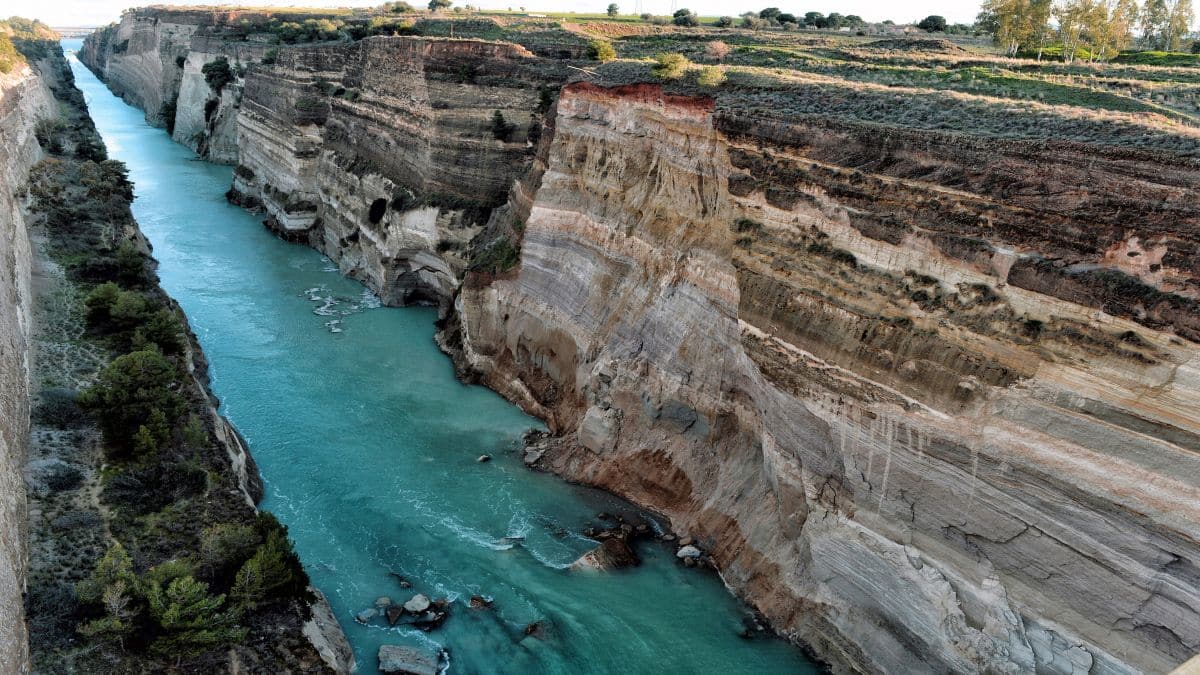 Τραγωδία στον Ισθμό Κορίνθου – Άνδρας έπεσε από τη γέφυρα