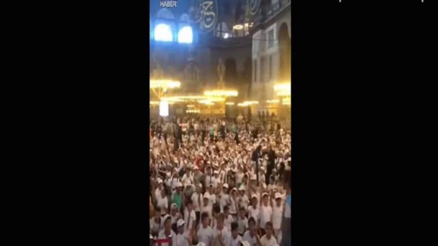 Εικόνες οργής στην Αγιά Σοφιά: Κραυγές «αλλάχου άκμπαρ» από εκατοντάδες παιδιά! «Δόξα στον Αλλάχ που μας έδωσε την ευκαιρία να επαναφέρουμε το σύμβολο της Άλωσης»