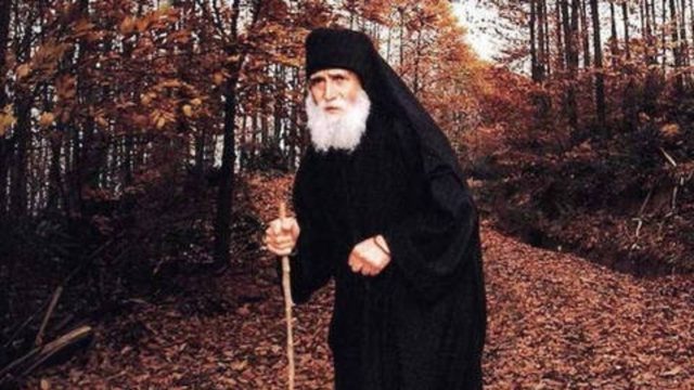 «Θα έρθει και θα λυτρώσει την Ελλάδα…» – Η προφητεία του Αγίου Παϊσίου που «τσακίζει κόκκαλα»