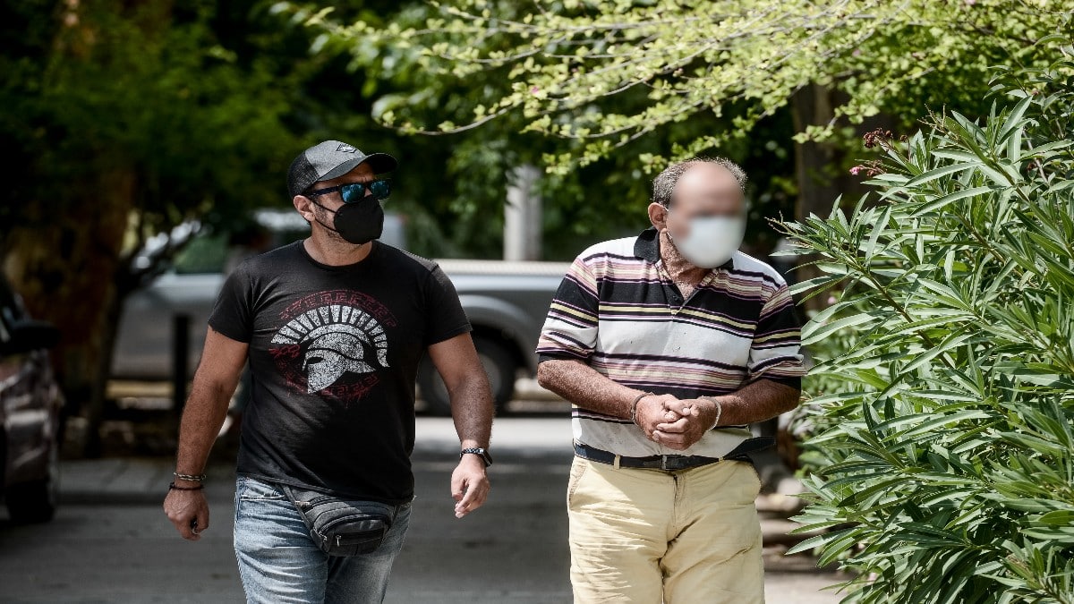 Αλεποχώρι: Αυτός είναι ο 70χρονος που πυροβόλησε τα ανήλικα παιδιά που μπήκαν στην αυλή του – «Περίεργος τύπος» λένε οι γείτονες (Video)
