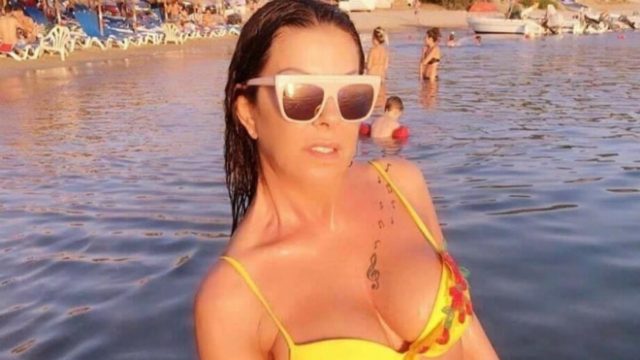 Έχει «ξανανιώσει» μετά τα 60 η Άντζελα Δημητρίου: Η γυμναστική που επιλέγει και διατηρεί αυτό το κορμί μέχρι σήμερα (video)
