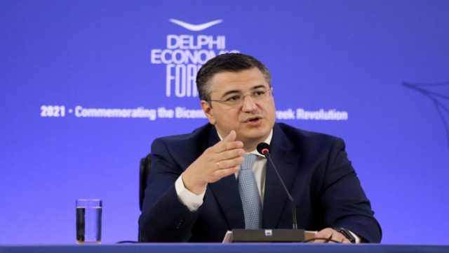 Εσπευσμένα στο χειρουργείο ο Απόστολος Τζιτζικώστας