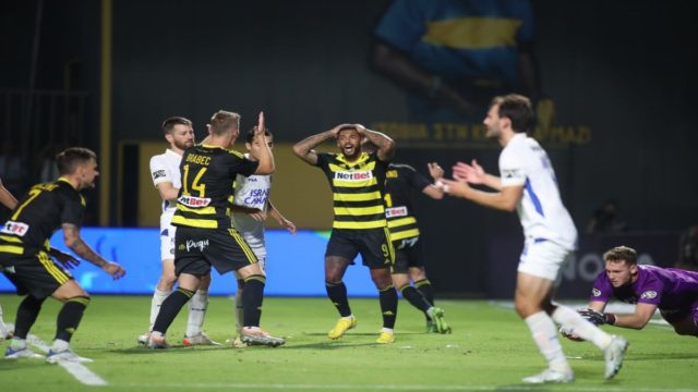 Europa Conference League: Ανώτερος μεν, “αυτόχειρας” δε ο Άρης (photos)