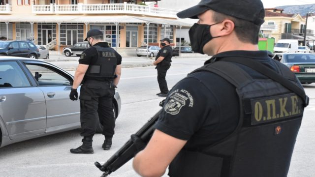 Φρίκη στην Εύβοια: Πώς γλέντι βάφτηκε με αίμα στη Νέα Αρτάκη – Συναγερμός στην αστυνομία για πυροβολισμούς σε σπίτι (video)