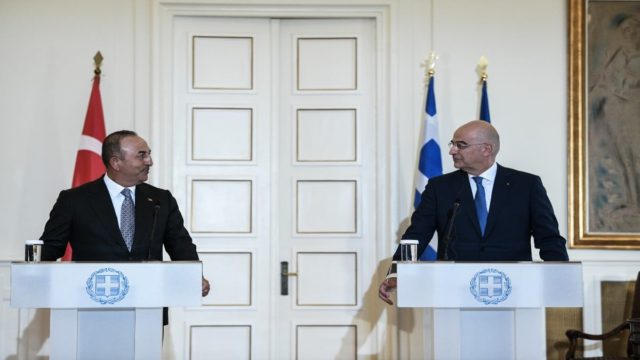Σκληρή απάντηση της Αθήνας στην Άγκυρα για τις μουφτείες και τις προκλήσεις Τσαβούσογλου: «Διαστρέφετε την πραγματικότητα» (video)