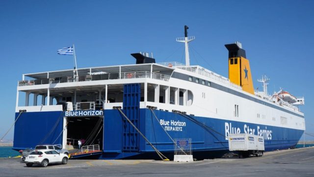 Blue Horizon – Πραγματική «Οδύσσεια» για 930 επιβάτες: Η αιτία της απίστευτης ταλαιπωρίας στο δρομολόγιο από Κρήτη προς Πειραιά (video)