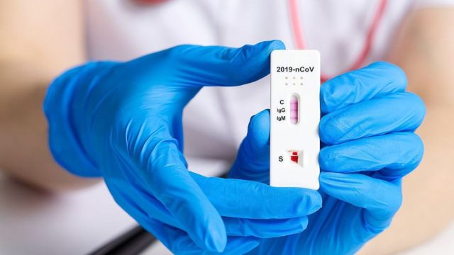 Ανήκεις στο 40% των ασυμπτωματικών; Τα 3 σημάδια που δείχνουν ότι πέρασες την Όμικρον 5 χωρίς να το καταλάβεις