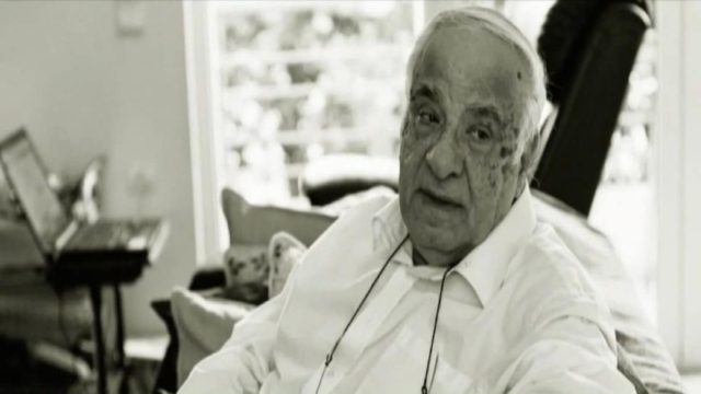 Διονύσης Σιμόπουλος: Η αλλαγή στο προφίλ του στο facebook & η παράκληση των παιδιών του (photo-video)