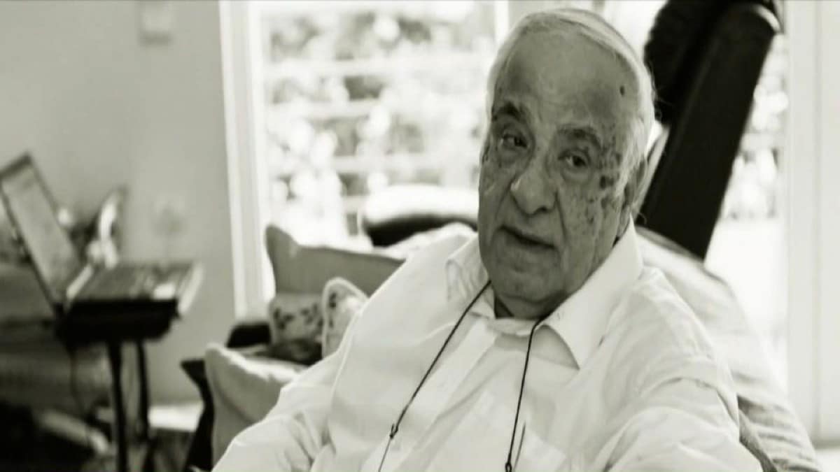 Διονύσης Σιμόπουλος: Η αλλαγή στο προφίλ του στο facebook & η παράκληση των παιδιών του (photo-video)