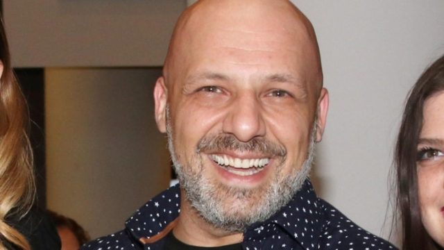 «Κροίσος» ο Νίκος Μουτσινάς: Δε φαντάζεστε πόσες χιλιάδες ευρώ μπαίνουν κάθε μήνα στο λογαριασμό του