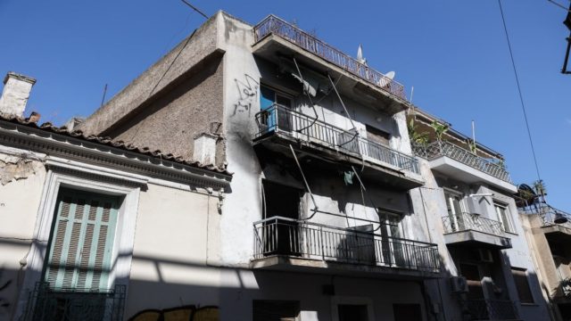 «Ντου» της ΕΛ.ΑΣ σε κατάληψη στα Εξάρχεια: Εκεί κρυβόταν ο Μαροκινός που επιχείρησε να βιάσει τη δημοσιογράφο Ελπινίκη Χάγια  (photo-video)