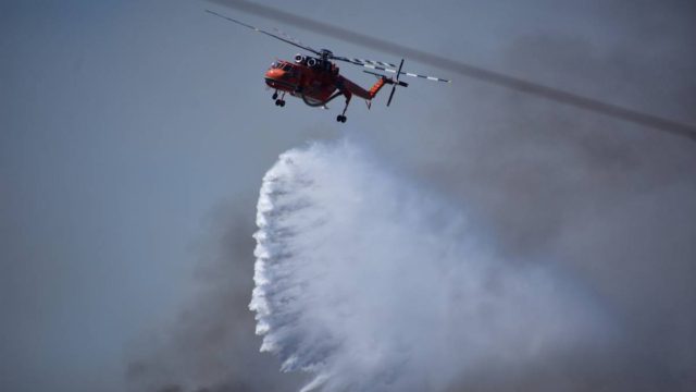 Φωτιά στην Τρίπολη και την Πρέβεζα: Στη «μάχη» και εναέρια μέσα