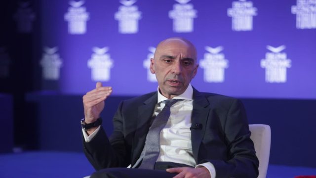 Ο Γιάννης Μπρατάκος νέος γενικός γραμματέας του πρωθυπουργού – Αναλυτικά το βιογραφικό του