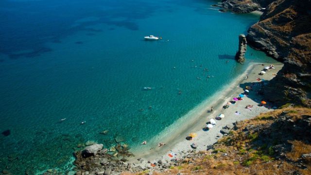Άνδρος: 15χρονος τραυματίστηκε από ταχύπλοο – Τον μεταφέρει ελικόπτερο στην Αθήνα