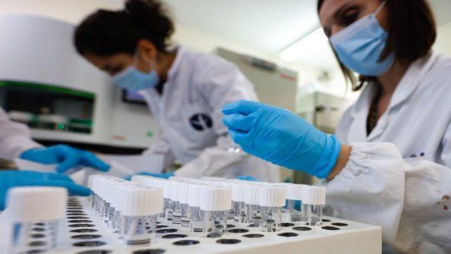 «Ιός της Ντομάτας»: Συναγερμός από νέα γρίπη που μεταδίδεται από παιδί σε παιδί – Τα συμπτώματα (video)