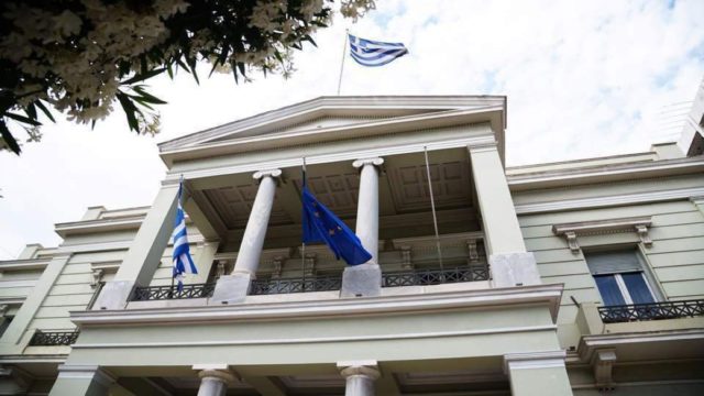 ΥΠΕΞ για Έβρο: «Ακόμη μία απόπειρα της Τουρκίας να εργαλειοποιήσει το μεταναστευτικό-προσφυγικό» – «Πυρά» και στην αντιπολίτευση (Video)