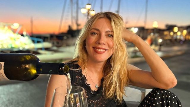 Τυχερός ο Θοδωρής Αθερίδης: Η φωτογραφία της Σμαράγδας Καρύδη με μαγιό που φέρνει… πανδαιμόνιο (photo)