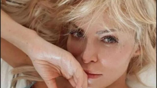 Ανήσυχη η Κατερίνα Καινούργιου: «Μόνο εγώ ξυπνάω πρησμένη το πρωί;»