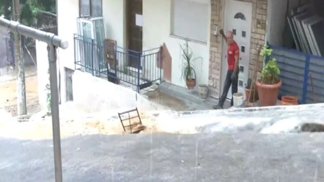 Κακοκαιρία «σαρώνει» την Αττική: Έκλεισε η Πειραιώς και στα δύο ρεύματα – «Ποτάμια» οι δρόμοι στο Κερατσίνι (Video)