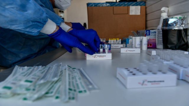 Κορωνοϊός: Έρχονται τον Οκτώβριο στην Ελλάδα τα επικαιροποιημένα εμβόλια – Οι δύο φάσεις (Video)