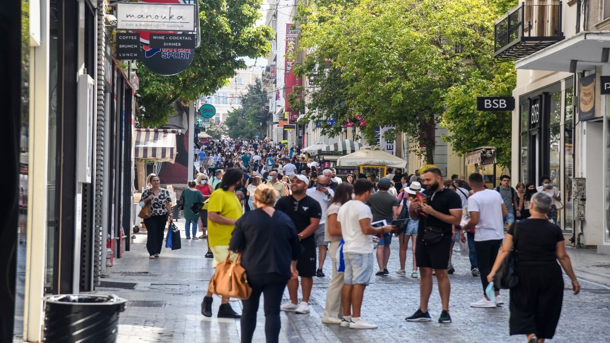 Κορωνοϊός – «Καλπάζει» εν μέσω διακοπών η πανδημία: Τρομακτική εκτίμηση Σαρηγιάννη για 400.000-500.000 ενεργά κρούσματα στη χώρα! (video)