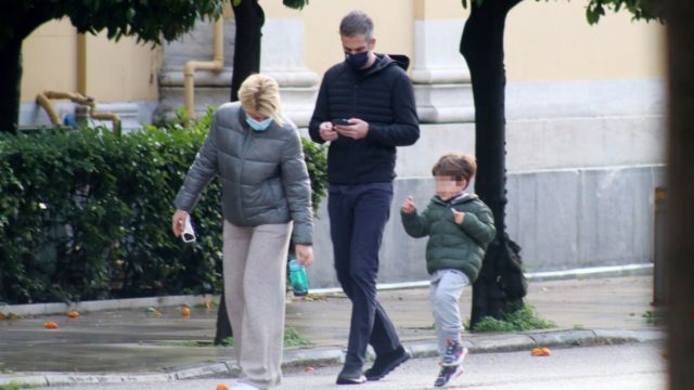 Δεν ονομάστηκε Παύλος και υπήρχαν δύο λόγοι: Η συγκίνηση γύρω από την επιλογή του ονόματος του γιου Σίας Κοσιώνη και Κώστα Μπακογιάννη