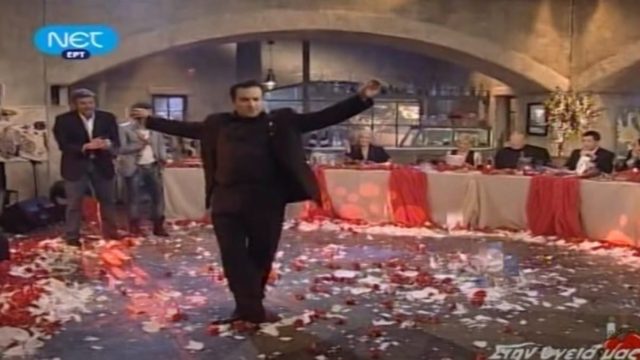 Πολλά βαρύς και… μάγκας στην πίστα: Το ανεπανάληπτο ζεϊμπέκικο του Κρατερού Κατσούλη που ανατρίχιασε όλο το πλατό!
