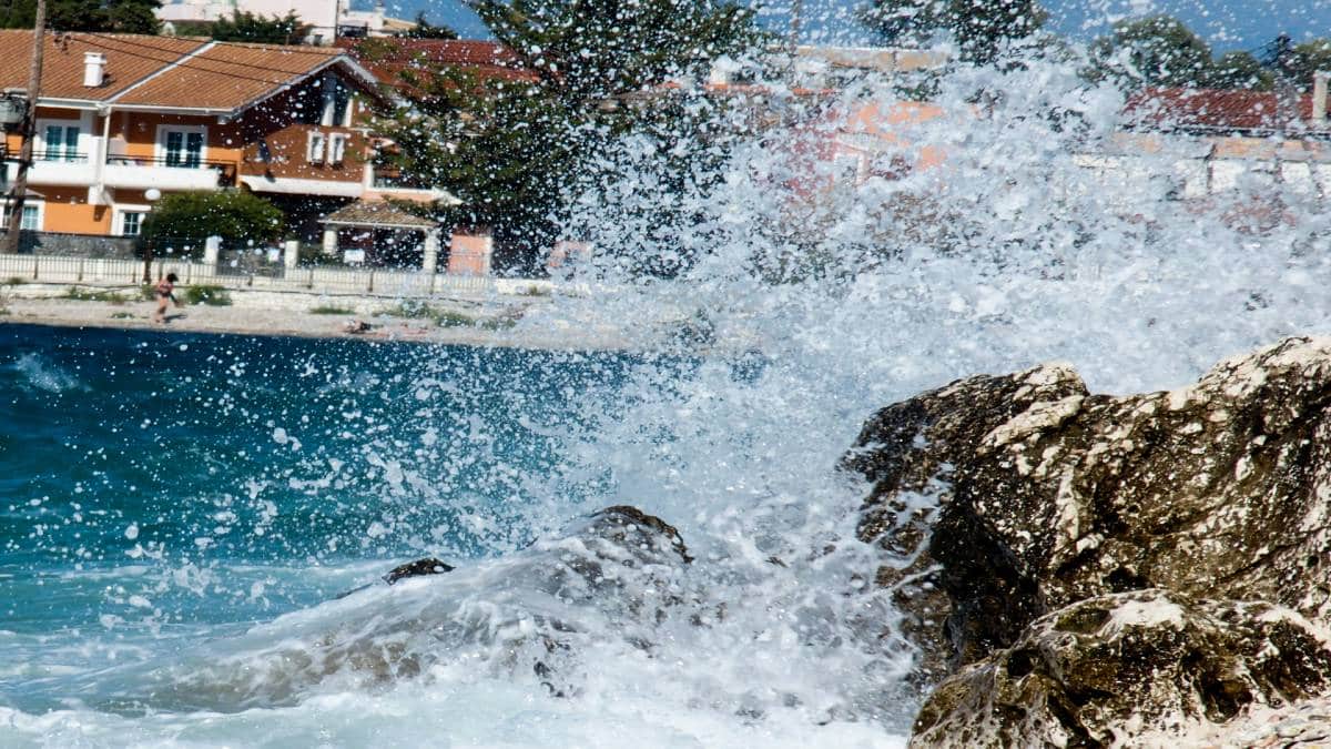 Καιρός – Meteo: Στους 38 βαθμούς ο υδράργυρος – Πού υπάρχει πιθανότητα βροχών