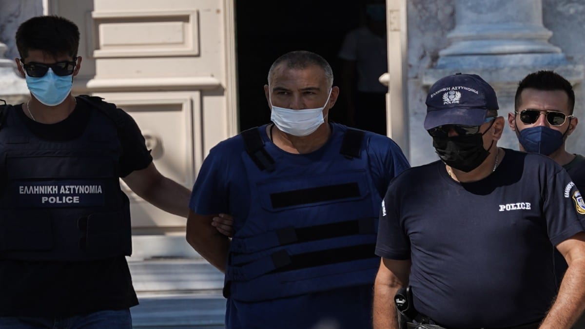 Προφυλακιστέος ο αστυνομικός για τον βιασμό της 14χρονης στη Λέσβο: Κατέρρευσε η μητέρα της ανήλικης – «Θα πάω φυλακή για εσένα, αληταρά»! (video)