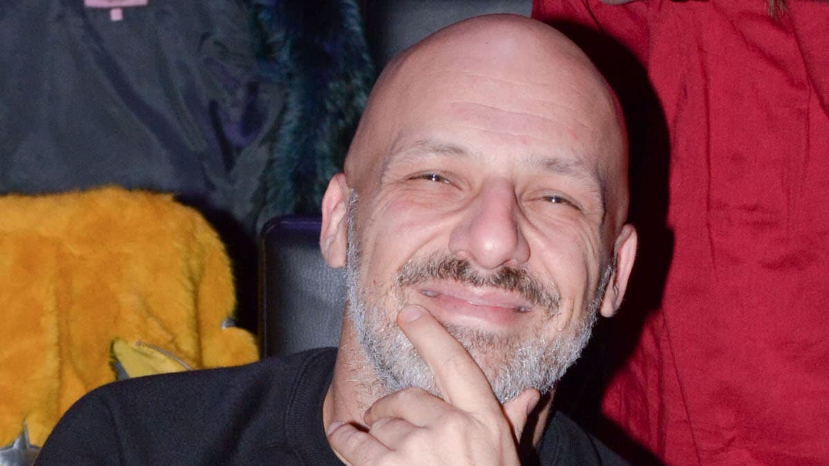 «Σε αγαπώ…» – Χαλασμός με την αποκάλυψη πανέμορφης ξανθιάς στην αγκαλιά του Νίκου Μουτσινά
