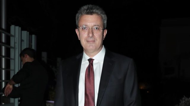«Πώς μου μιλάς έτσι…» – Έξω φρενών ο Νίκος Χατζηνικολάου
