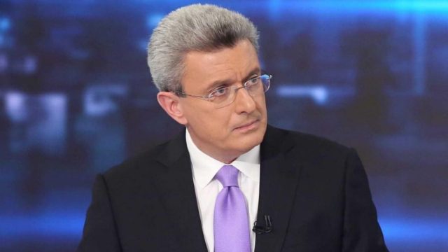 Η μέρα που ξέφυγε στον «αέρα» και θέλει να ξεχάσει ο Νίκος Χατζηνικολάου: «Βγάλε τον σκασμό ανόητε – Θα μου πεις εμένα…»