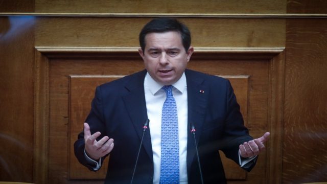 Ελληνοτουρκικά: Αποκαλύψεις Νότη Μηταράκη – «Καθημερινά αποτρέπονται 1.000 αφίξεις μεταναστών στον Έβρο – Η Τουρκία εργαλειοποιεί το μεταναστευτικό» (Video)