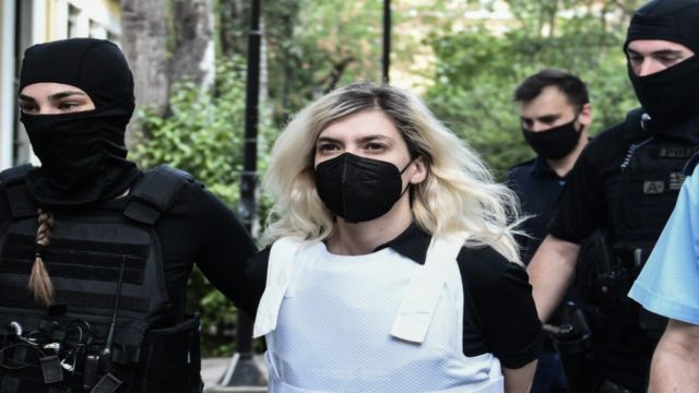 Νεκρά παιδιά στην Πάτρα: Πού ρίχνει βάρος η Ανακρίτρια – Γιατί «αναστέλλεται» η διαδικασία για Μαλένα & Ιριδα
