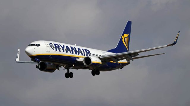 Ούτε 2 ώρες πτήση από την Αθήνα: Προσφορά express της Ryanair σε κοντινό προορισμό του εξωτερικού με κάτω από 20 ευρώ