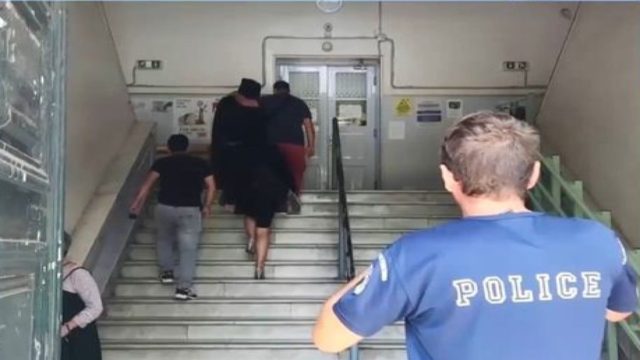 Σκιάθος: «Έχω εξάρτηση από το ιντερνετικό σ@ξ» – Υποδυόταν τον ανήλικο σε sex forum ο 39χρονος προφυλακιστέος πυροσβέστης (Video)