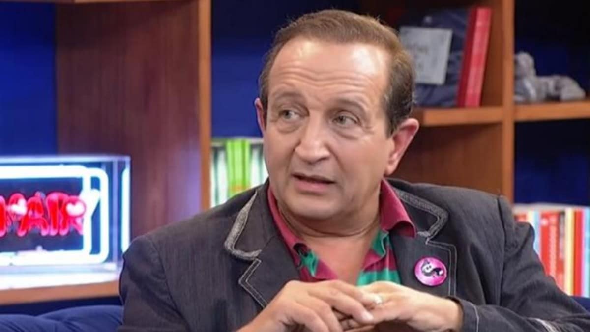 «Άλλος για τη βάρκα μας»: Ο Σπύρος Μπιμπίλας ποζάρει με το μαγιό του και προκαλεί αναστάτωση (photo)