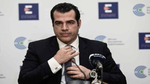 «Βόμβα» Θάνου Πλεύρη για επαναφορά της μάσκας – «Θα εξετάσουμε που θα χρειαστεί η υποχρεωτικότητά της»