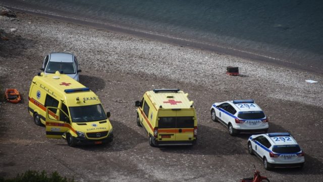 Σοβαρό τροχαίο στην Εύβοια: Φορτηγό έπεσε στον γκρεμό – Νεκρός ο οδηγός και μάχη για τον απεγκλωβισμό ανηλίκου