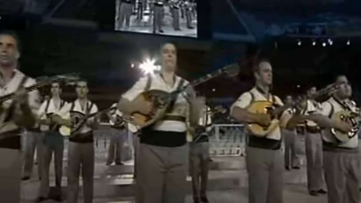 Το συγκλονιστικό ζεϊμπέκικο των Ολυμπιακών Αγώνων της Αθήνας που ξεσήκωσε όλο τον κόσμο – Θα ανατριχιάσεις