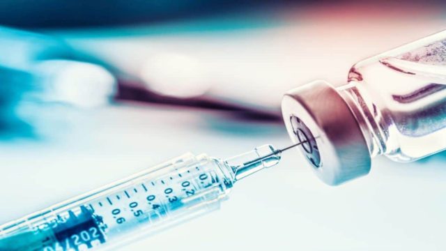EMA: Έρχονται τα επικαιροποιημένα εμβόλια για την Όμικρον – Πράσινο φως και από τον Ευρωπαϊκό Οργανισμό