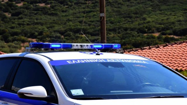 Αδιανόητο σκηνικό στα Χανιά –  52χρονος χτυπούσε τη γυναίκα και τα ανήλικα παιδιά του