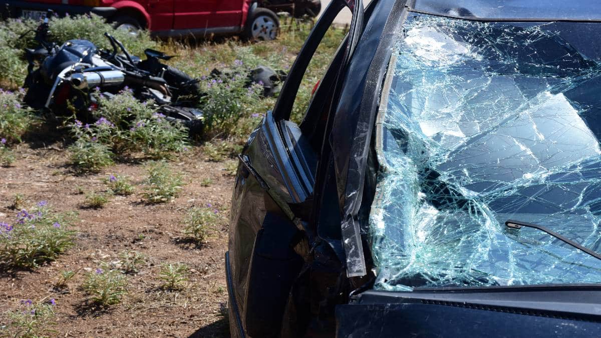 Τραγωδία στον Ωρωπό: Νεκρός 17χρονος ντελιβεράς – Συγκρούστηκε με όχημα που μπήκε στο αντίθετο ρεύμα